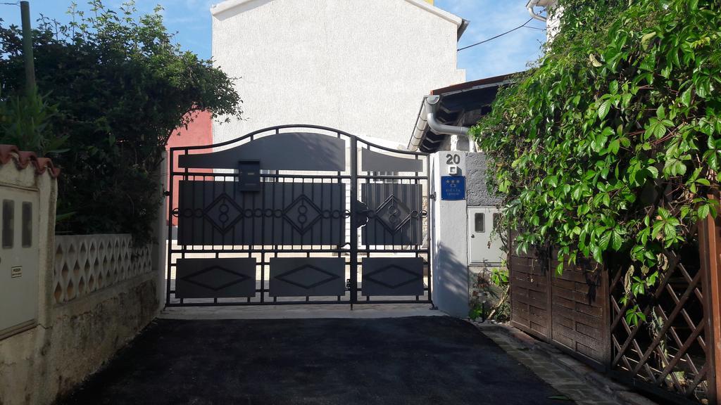 Holiday Home Peruski Exterior photo